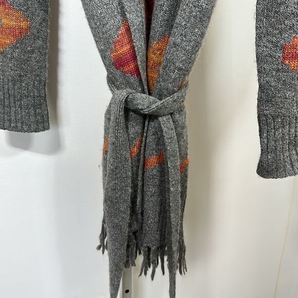HINGE Women's Tribal Pattern Fringe Shawl Wrap Cardigan Gray Size Extra Small - Picture 6 of 10